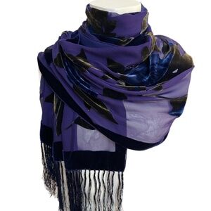 Laura Ashley Silk & Rayon Burnout Scarf 🇬🇧 – Purple Floral with Fringe